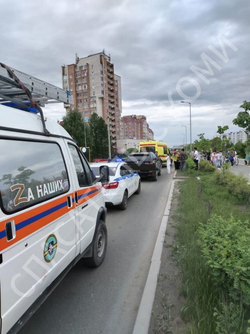 В Ухте сбили девочек, которые перебегали дорогу